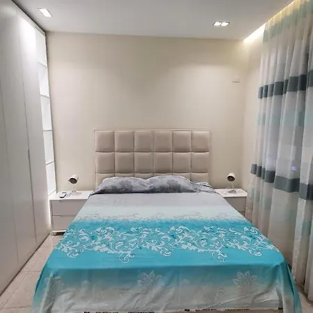 Valamar With Balcony Apartmán